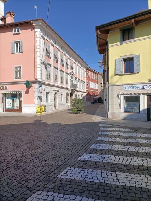 Appartamento Bonbon, Centro Storico Con Parcheggio ゴリツィア エクステリア 写真